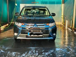 Schwarz Gebraucht 2016 Mitsubishi Outlander SUV | 17.000 € (Etwas zu teuer)