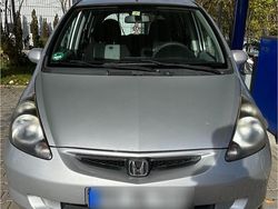 Grau Gebraucht 2003 Honda Jazz Kleinwagen | 1.700 € (Fairer Preis)