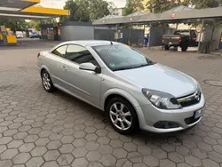 Silber Gebraucht 2007 Opel Astra Cabriolet Cosmo Cabrio | 2.750 € (Guter Preis)