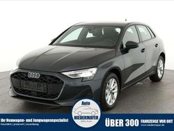 Manhattan grau metallic Neu 2025 Audi A3 Ambiente Limousine | 33.995 € (Guter Preis)