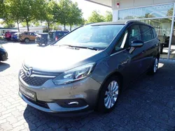 Grau Gebraucht 2018 Opel Zafira Business Innovation Van / Kleinbus | 14.990 € (Fairer Preis)