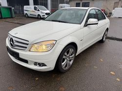 Weiß Gebraucht 2007 Mercedes C220 Avantgarde Limousine | 11.799 € (Teuer)