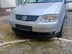 Grau Gebraucht 2006 VW Touran Van / Kleinbus | 1.500 € (Fairer Preis)