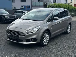 Grau Gebraucht 2016 Ford S-MAX Titanium Van / Kleinbus | 16.900 € (Fairer Preis)