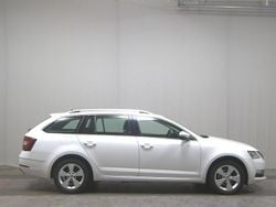 Weiss Gebraucht 2020 Skoda Octavia Style Kombi | 11.350 € (Guter Preis)