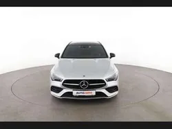 Grau Gebraucht 2021 Mercedes CLA200 Shooting Brake Kombi | 29.500 €