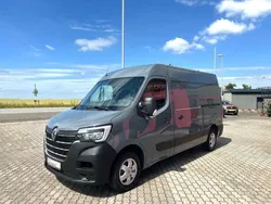 Städtisches grau Gebraucht 2021 Renault Master Komfort Van | 28.999 € (Teuer)