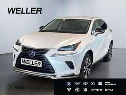 Titaniumweiß metallic Gebraucht 2021 Lexus NX300h SUV | 35.990 € (Fairer Preis)