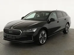 Onyx schwarz metallic Gebraucht 2024 Skoda Superb Selection Kombi | 43.495 € (Guter Preis)