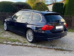 Blau Gebraucht 2009 BMW 330 Sport Line Kombi | 7.299 € (Fairer Preis)