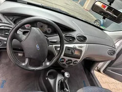 Grau Gebraucht 2001 Ford Focus Limousine | 2.499 € (Teuer)