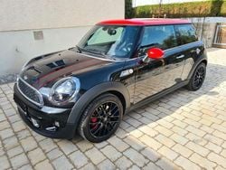 Schwarz Gebraucht 2011 Mini John Cooper Works Kleinwagen | 13.500 € (Fairer Preis)