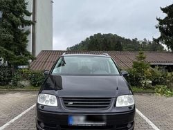 Schwarz Gebraucht 2004 VW Touran Van / Kleinbus | 2.300 € (Fairer Preis)