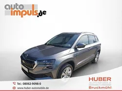 Graphitegrau (5x5x) Gebraucht 2024 Skoda Karoq Selection SUV | 30.190 € (Guter Preis)