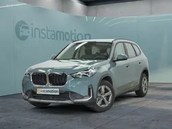 Grün Gebraucht 2024 BMW X1 SUV | 36.749 € (Guter Preis)