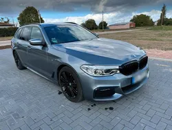 Grau Gebraucht 2019 BMW 520 M Sport Kombi | 23.900 € (Fairer Preis)