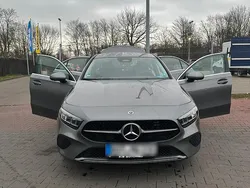 Grau Gebraucht 2024 Mercedes A250 Limousine | 27.999 € (Guter Preis)