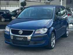 Blau Gebraucht 2009 VW Touran Van / Kleinbus | 5.990 € (Etwas zu teuer)