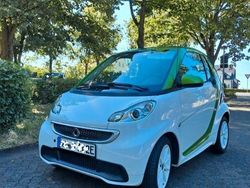Weiß Gebraucht 2012 Smart ForTwo Electric Drive Passion Cabrio | 8.500 € (Etwas zu teuer)