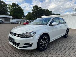 Weiß Gebraucht 2016 VW Golf VII Allstar Limousine | 10.999 € (Fairer Preis)