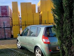 Grün Gebraucht 2004 Renault Scénic II Van / Kleinbus | 1.290 € (Fairer Preis)