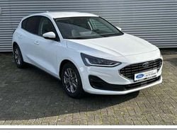 Weiß Neu 2025 Ford Focus Titanium Limousine | 27.390 € (Guter Preis)