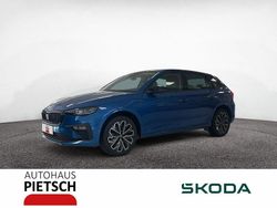 Raceblau metallic Neu 2025 Skoda Scala Tour Kleinwagen | 25.890 € (Etwas zu teuer)