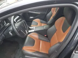Grau Gebraucht 2018 Volvo V60 CC Plus Kombi | 29.990 € (Fairer Preis)