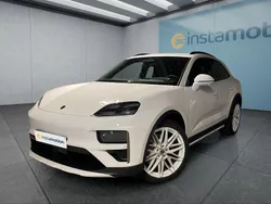 Weiß Gebraucht 2025 Porsche Macan Turbo SUV | 130.449 € (Etwas zu teuer)