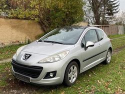 Silber Gebraucht 2011 Peugeot 207 Kleinwagen | 3.200 €