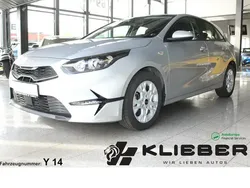 Weiß Gebraucht 2023 Kia Ceed 4 Limousine | 22.477 € (Guter Preis)