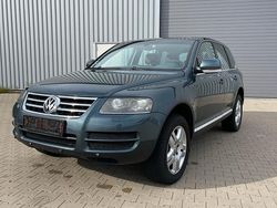 Grau Gebraucht 2006 VW Touareg SUV | 6.290 € (Etwas zu teuer)