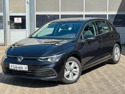 Schwarz Gebraucht 2022 VW Golf VIII Life Limousine | 21.990 € (Fairer Preis)