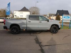Grau Neu 2025 Chevrolet Silverado SUV | 69.990 €
