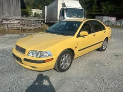 Gelb Gebraucht 2002 Volvo S40 Limousine | 3.100 € (Teuer)