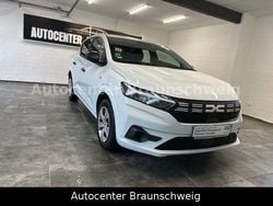 Weiß Gebraucht 2023 Dacia Sandero Comfort Limousine | 11.000 € (Superpreis)
