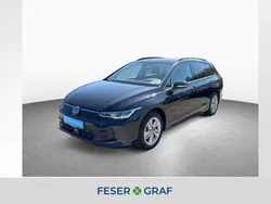 Grenadillschwarz metallic Gebraucht 2024 VW Golf VIII Life Kombi | 28.440 € (Fairer Preis)