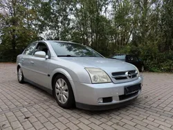 Silber Gebraucht 2003 Opel Vectra Elegance Limousine | 1.390 € (Teuer)