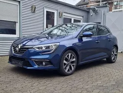 Blau cosmos Gebraucht 2016 Renault Mégane IV Bose Edition Limousine | 11.990 € (Fairer Preis)