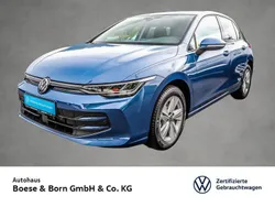 Blau Gebraucht 2024 VW Golf VIII Life Limousine | 26.590 € (Fairer Preis)