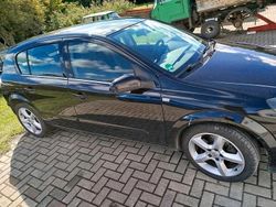 Schwarz Gebraucht 2007 Opel Astra Kleinwagen | 2.600 € (Etwas zu teuer)