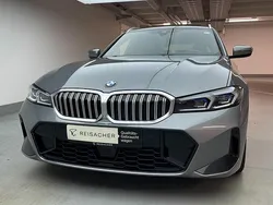 Skyscraper grau metallic Gebraucht 2024 BMW 330 M Sport Kombi | 43.749 € (Fairer Preis)