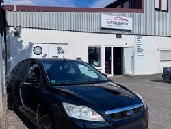 Schwarz Gebraucht 2010 Ford Focus Kleinwagen | 2.000 € (Superpreis)