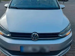 Grau Gebraucht 2017 VW Touran Trendline Van / Kleinbus | 14.200 € (Fairer Preis)