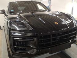 Schwarz Gebraucht 2024 Porsche Cayenne Turbo E-Hybrid SUV | 193.999 € (Teuer)