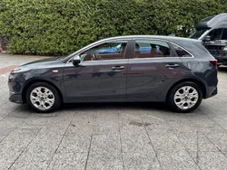 Grau Gebraucht 2022 Kia Ceed Vision Limousine | 15.980 € (Superpreis)