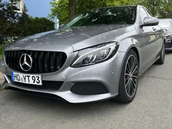 Grau Gebraucht 2015 Mercedes C200 Limousine | 18.500 € (Etwas zu teuer)