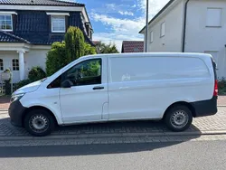 Weiß Gebraucht 2022 Mercedes Vito Van / Kleinbus | 17.900 €