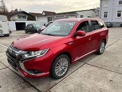 Rot Gebraucht 2019 Mitsubishi Outlander P-HEV SUV | 19.980 € (Guter Preis)