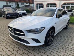 Weiß Gebraucht 2021 Mercedes CLA250e Shooting Brake Night Kombi | 21.950 € (Guter Preis)